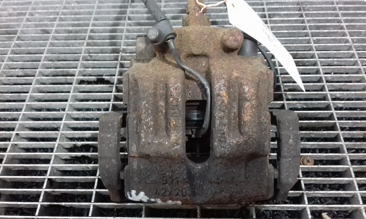 ETRIER SPATE DREAPTA BMW X1 2009-2015