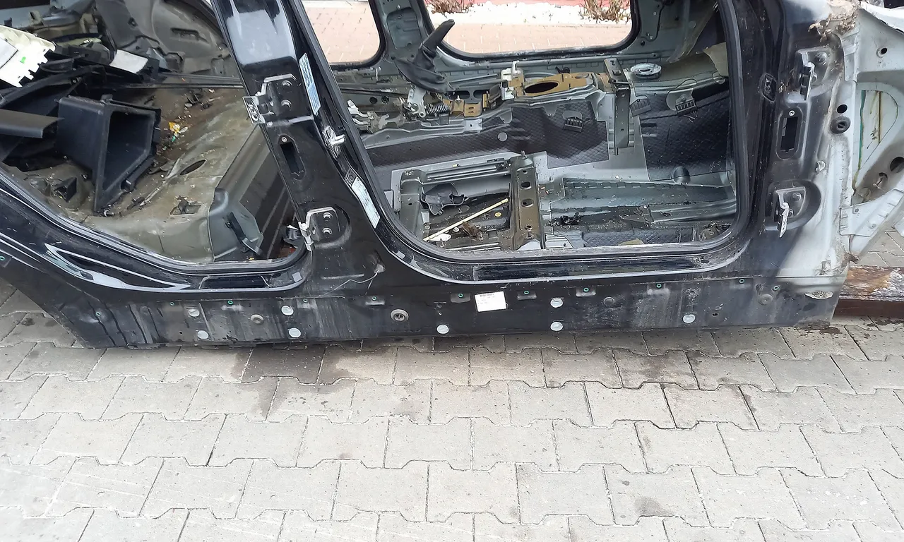 PRAG DREAPTA BMW X3 2003-2011