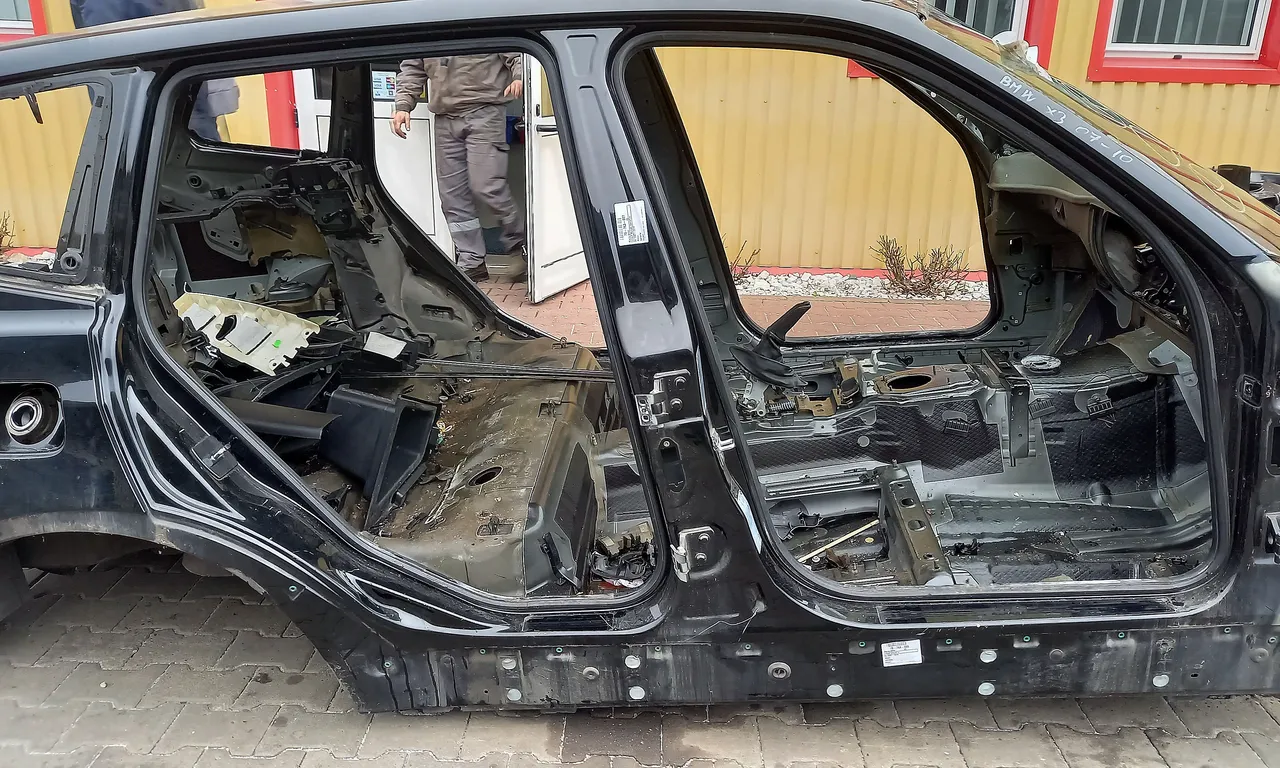 STALP MIJLOC DREAPTA BMW X3 2003-2011