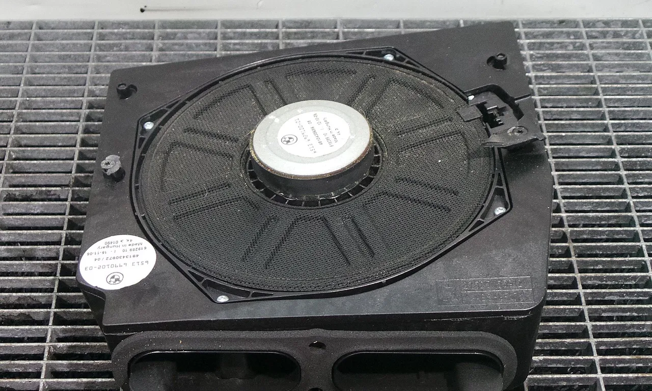 DIFUZOR AUDIO BMW X3 2003-2011