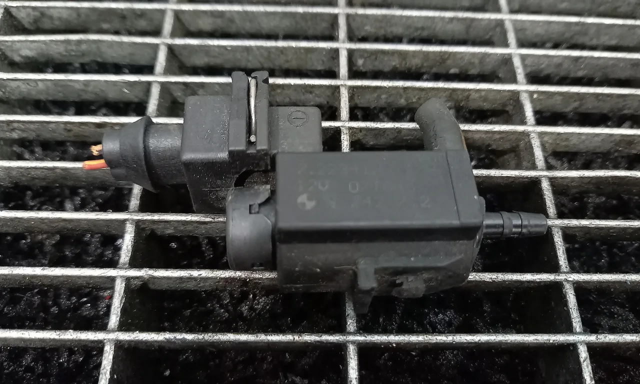 SUPAPA VACUUM BMW X3 2003-2011