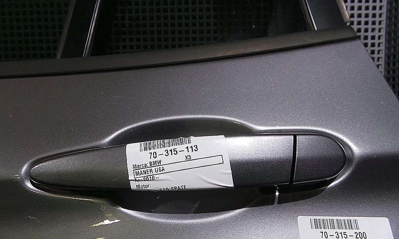 MANER USA SPATE STANGA BMW X3 2010-2017