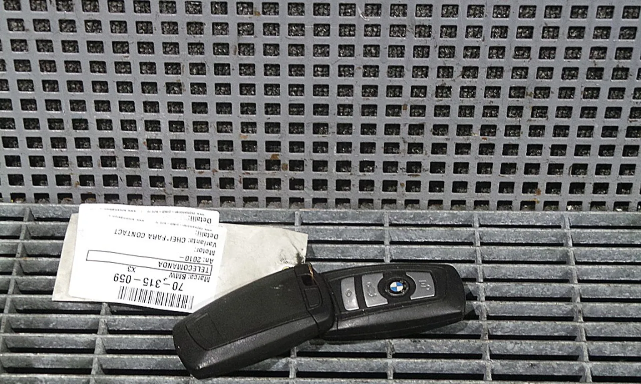 TELECOMANDA BMW X3 2010-2017