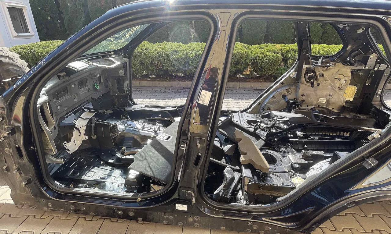 STALP MIJLOC STANGA BMW X5 2006-2013