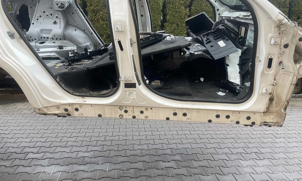 PRAG DREAPTA BMW X6 2007-2015
