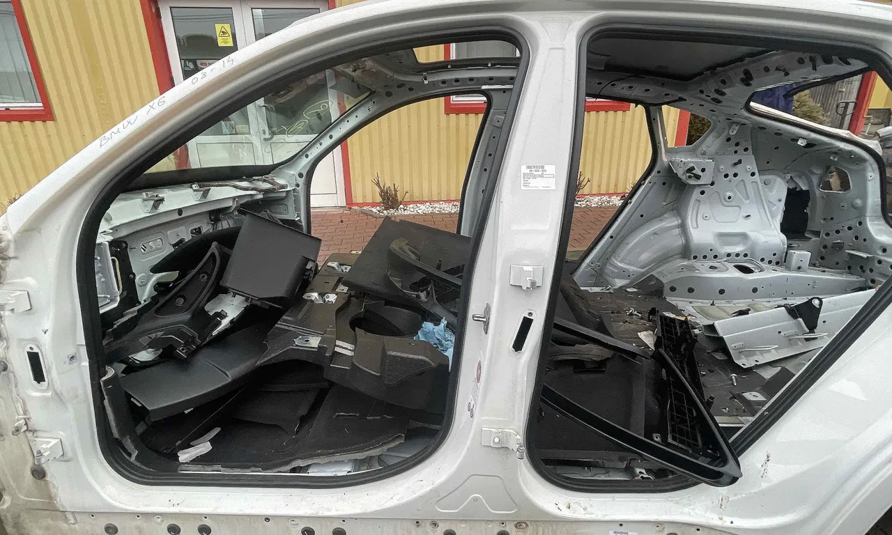 STALP MIJLOC STANGA BMW X6 2007-2015