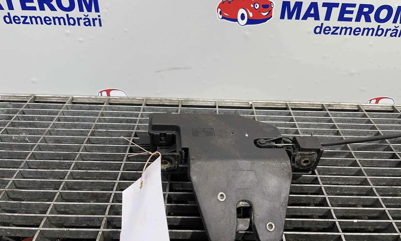 INCUIETOARE CAPOTA SPATE BMW Z4 2002-2009