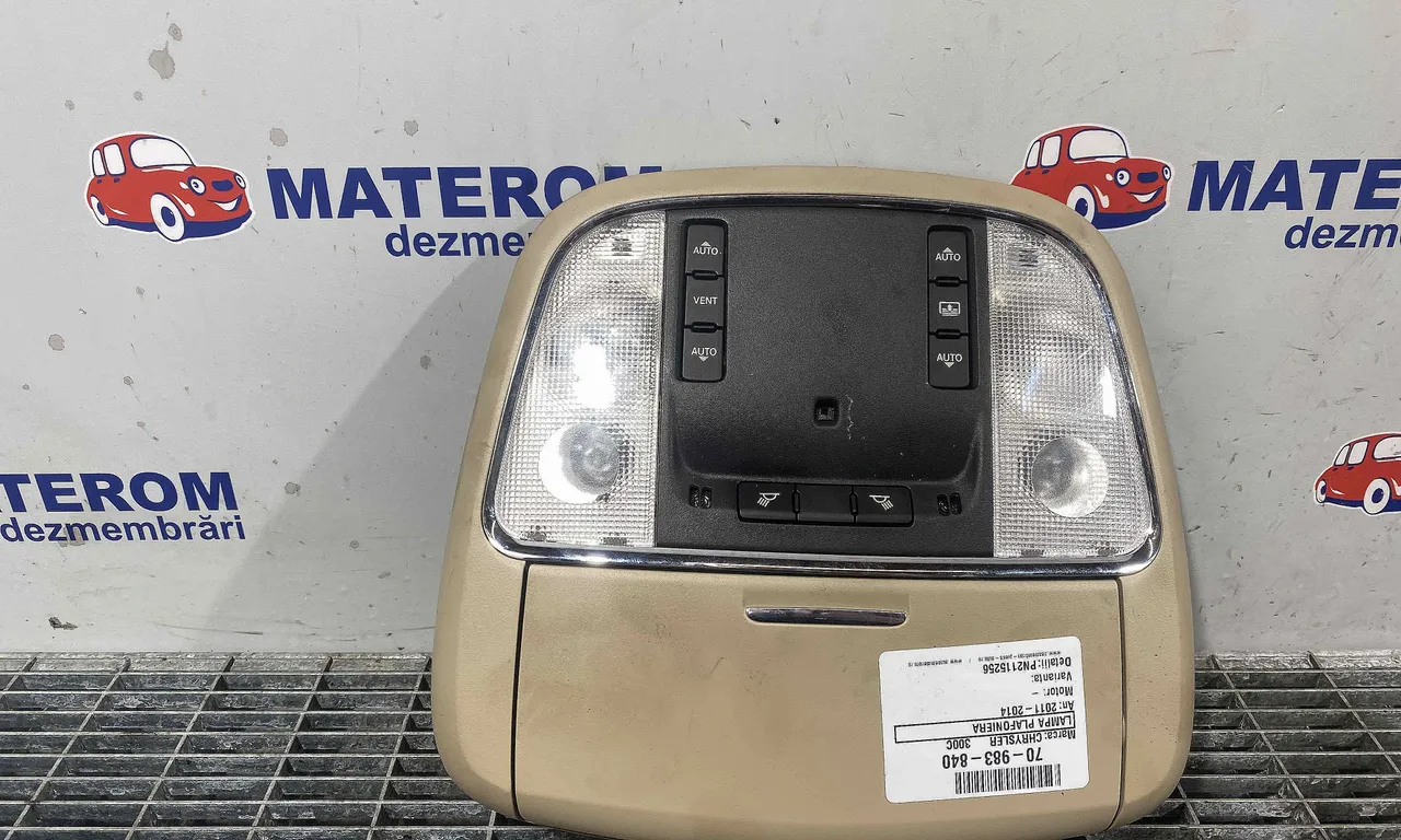 LAMPA PLAFONIERA CHRYSLER 300C 2010-2014