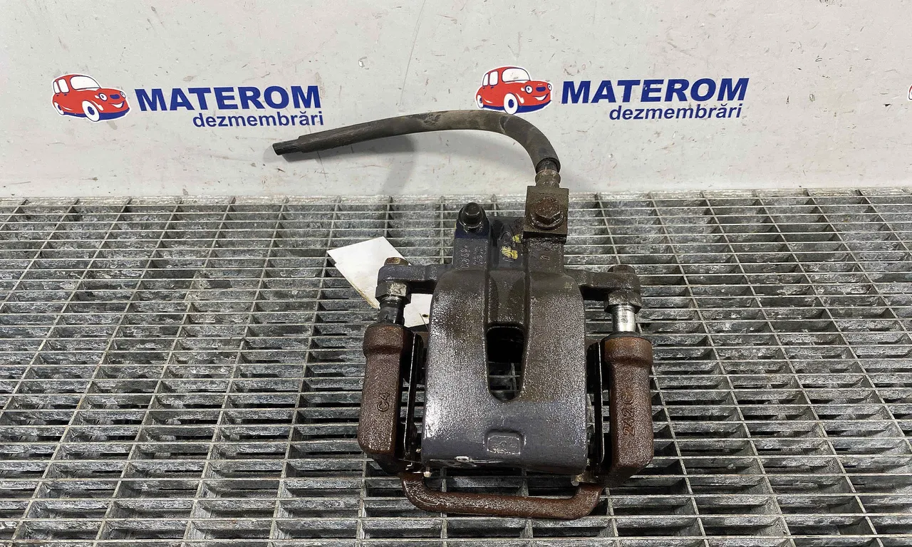 ETRIER SPATE DREAPTA CHRYSLER 300C 2010-2014