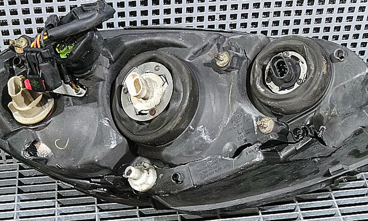 FAR STANGA CHRYSLER PT CRUISER 2000-2010