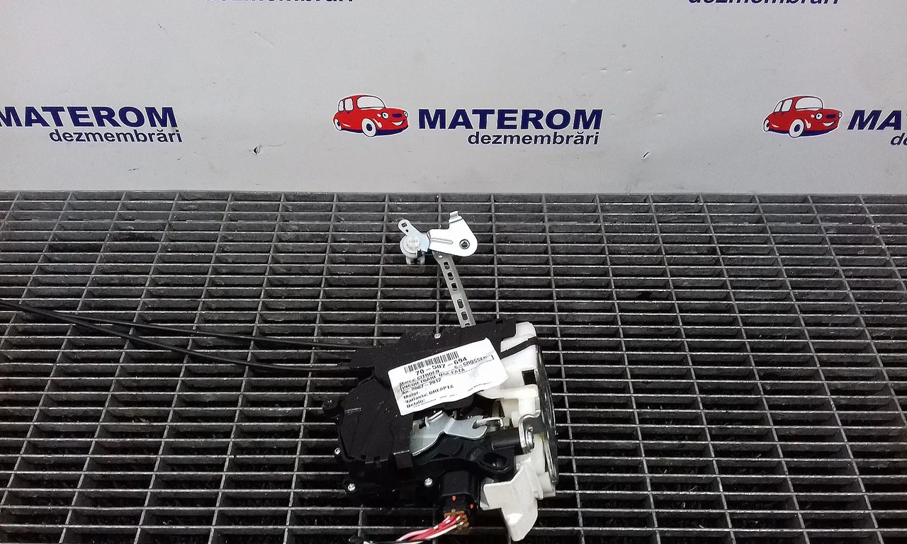 INCUIETOARE USA FATA DREAPTA CITROEN C-CROSSER 2007-2012