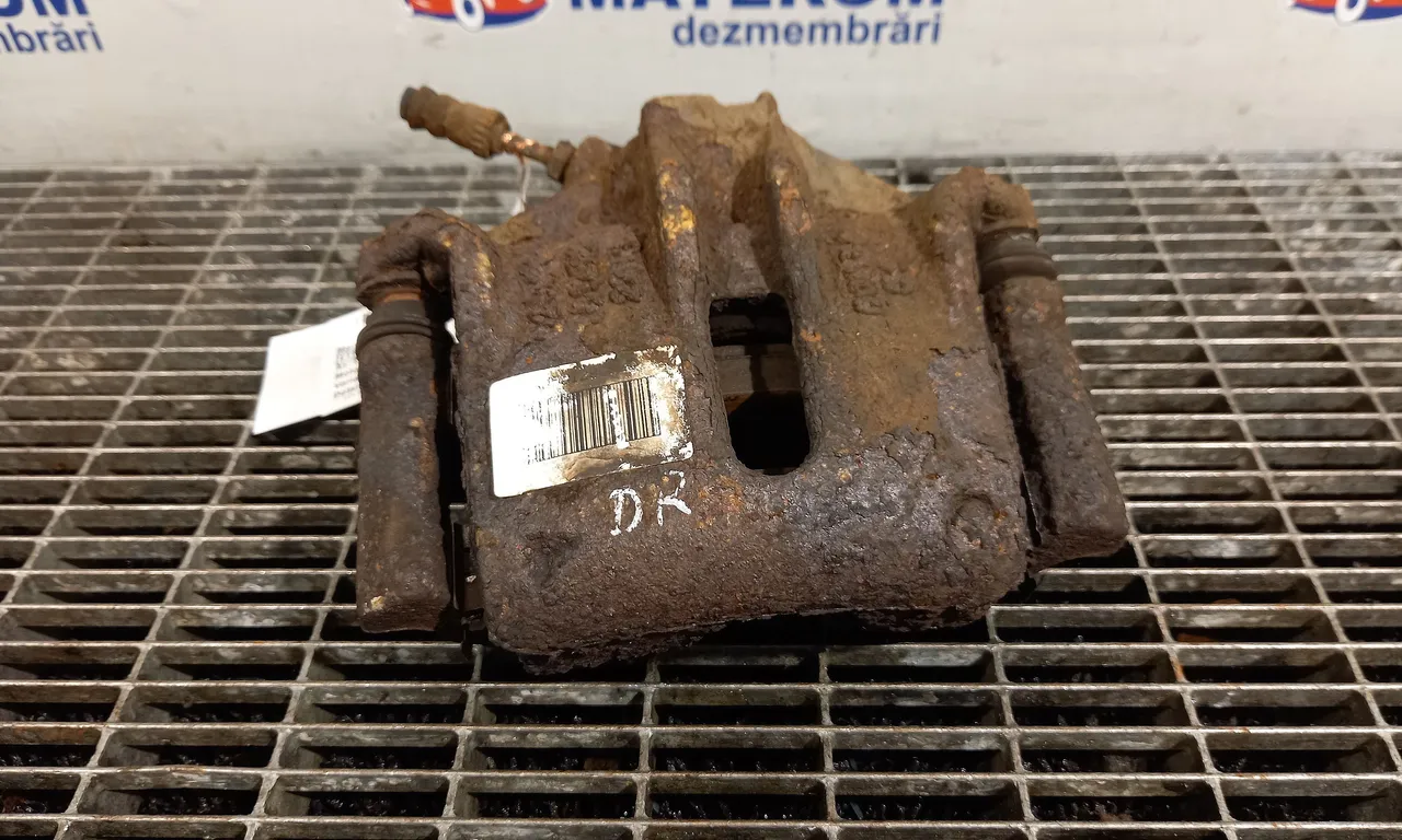 ETRIER FATA DREAPTA CITROEN C3 PICASSO 2008-2012