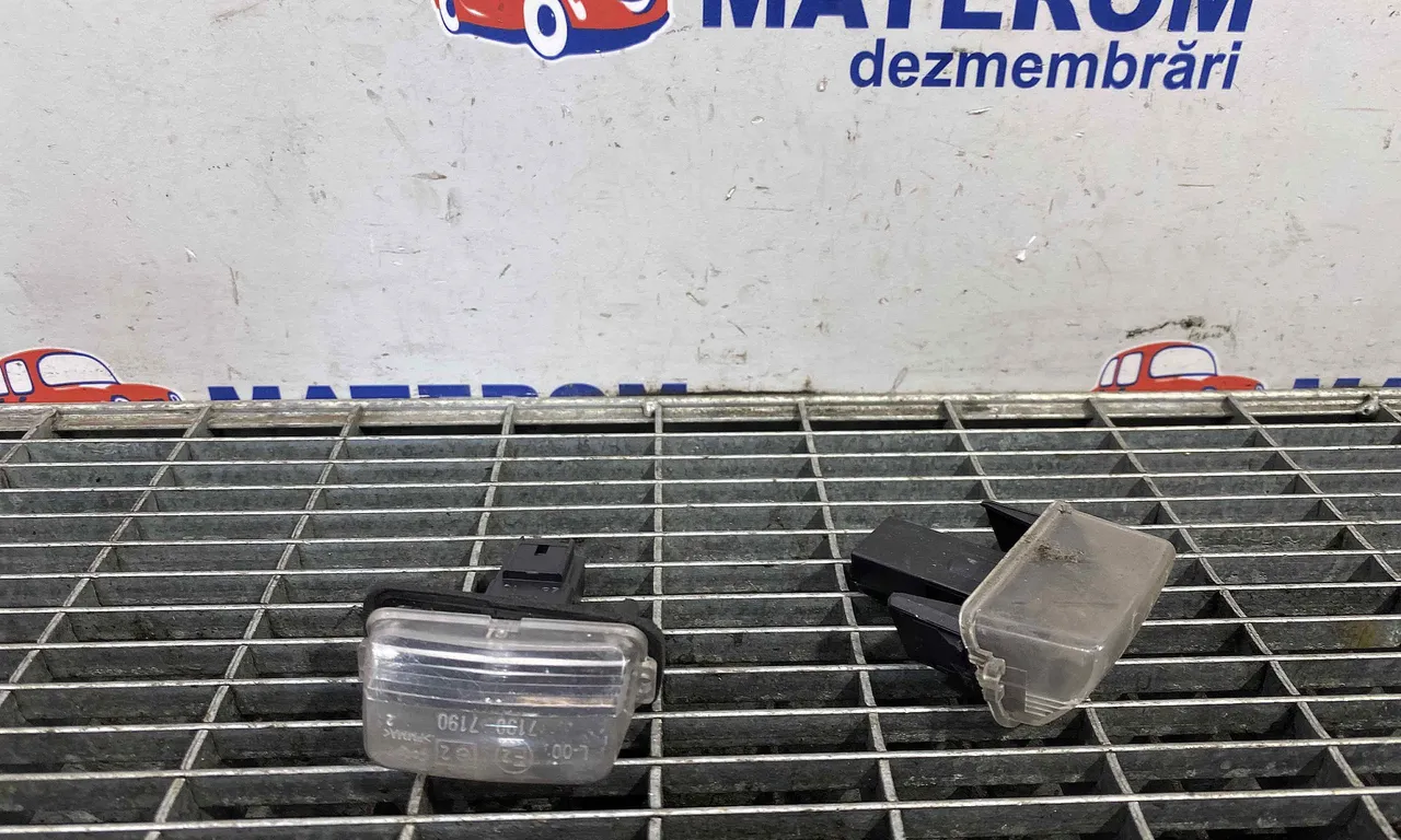 LAMPA NUMAR CITROEN C3 PICASSO 2008-2012