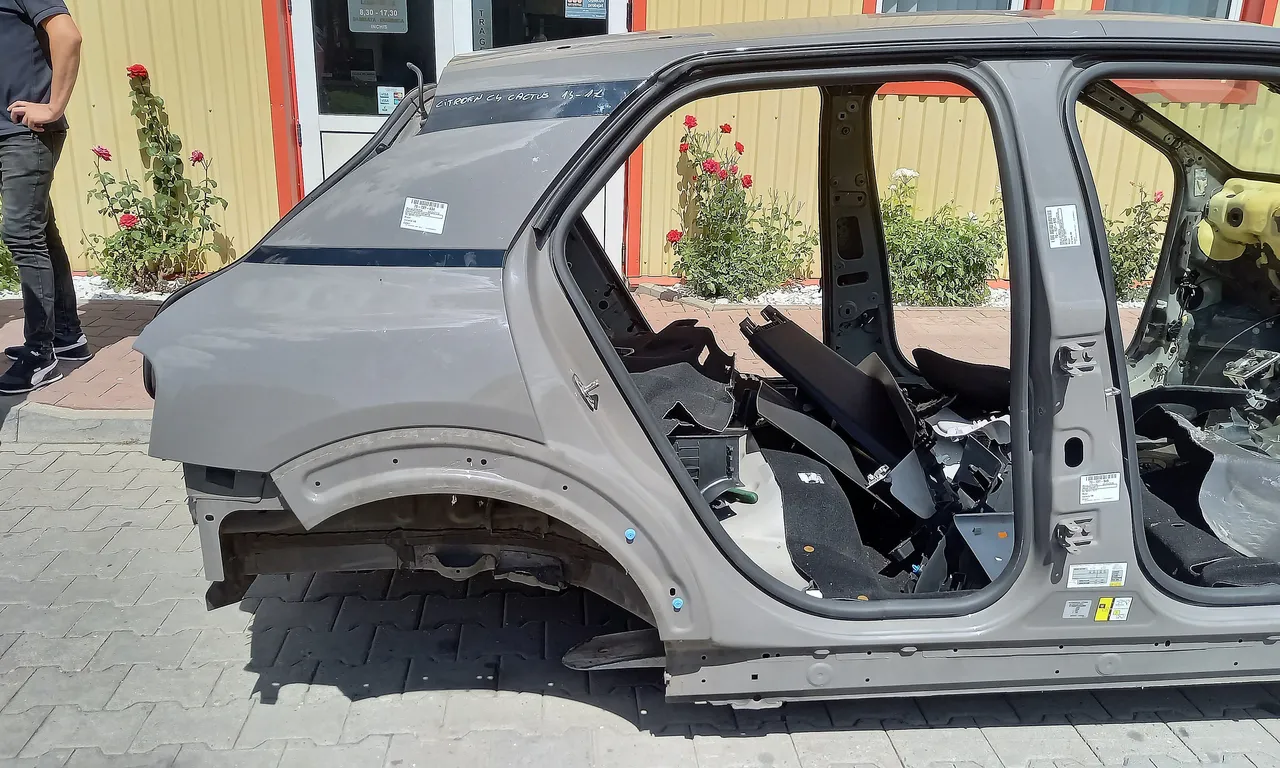 ARIPA SPATE DREAPTA CITROEN C4 CACTUS 2014-2017