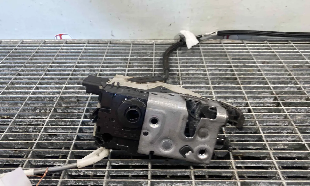 INCUIETOARE USA SPATE DREAPTA CITROEN C4 II 2009-2015