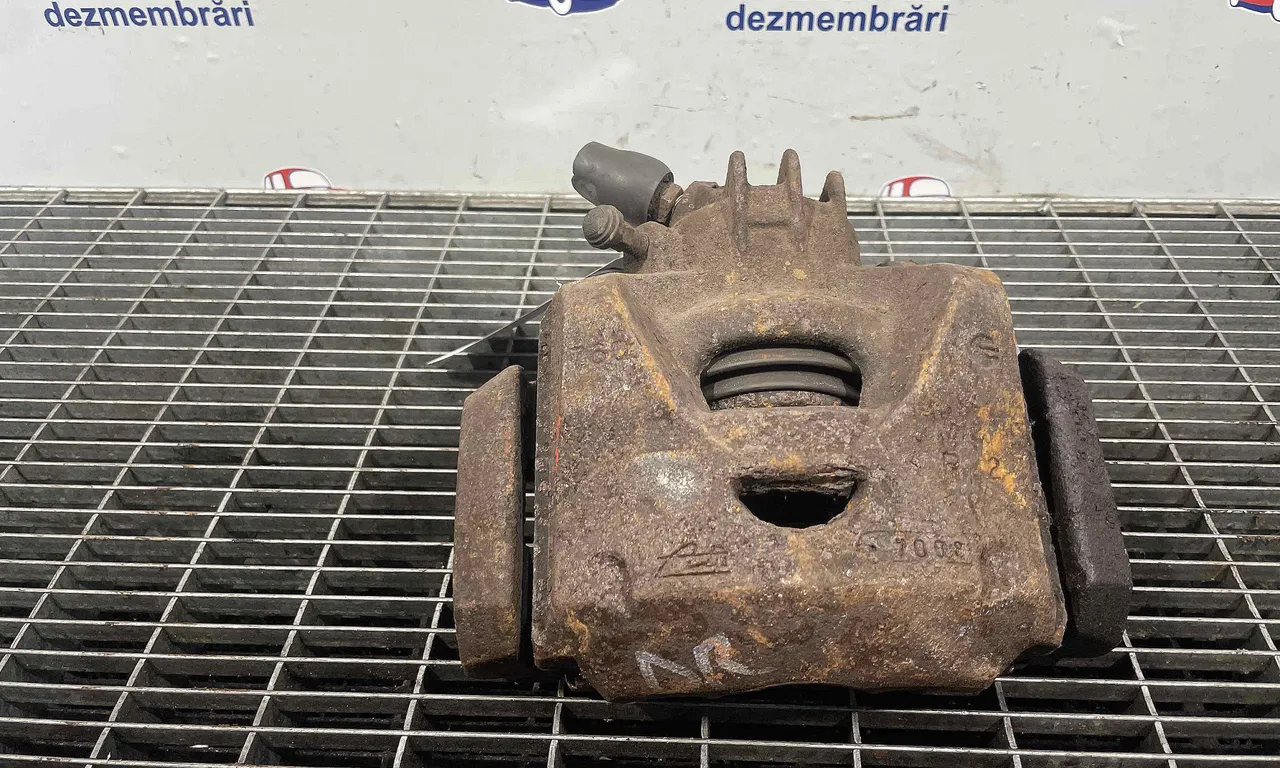 ETRIER FATA DREAPTA CITROEN C4 PICASSO I 2006-2015
