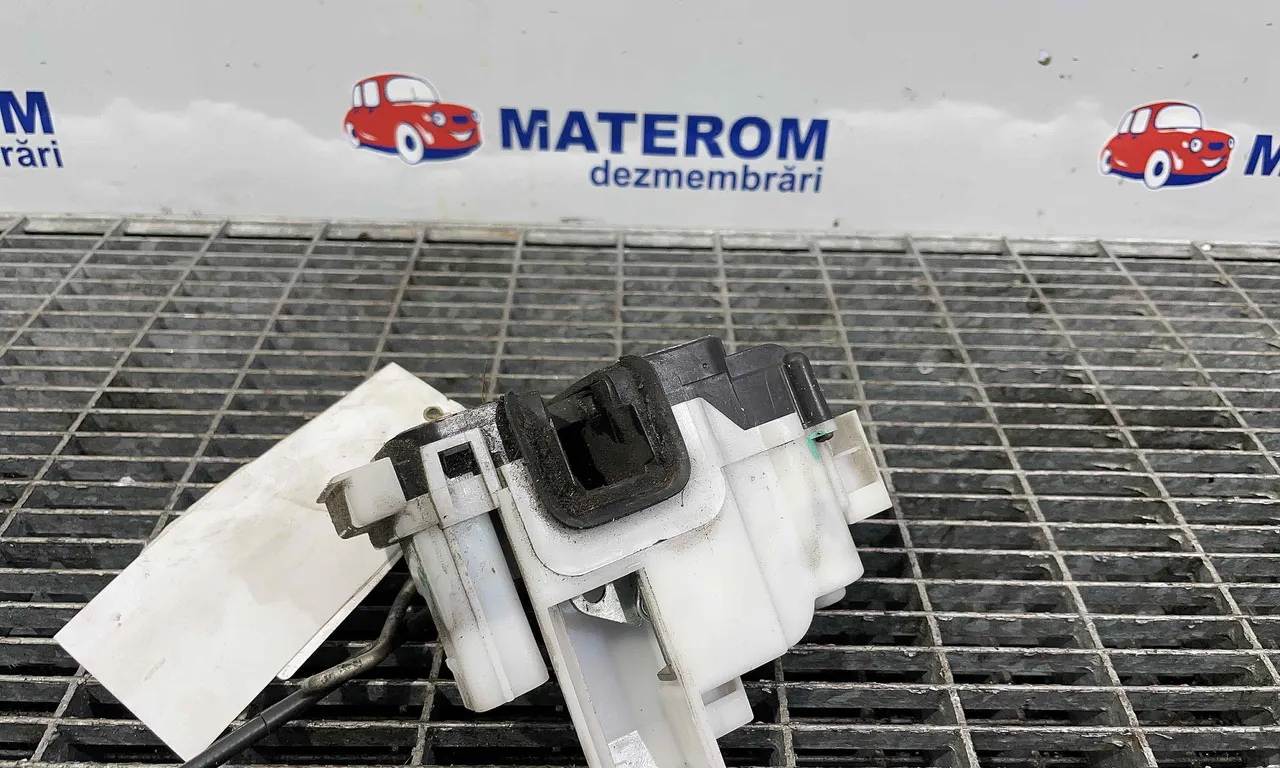 INCUIETOARE USA FATA DREAPTA CITROEN NEMO 2008-2015