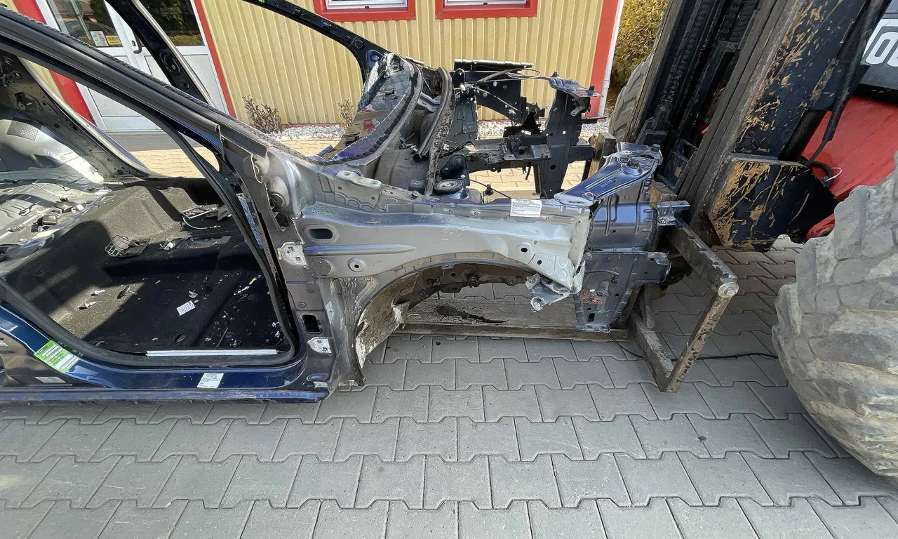 LONJERON DREAPTA DACIA DUSTER 2017-2022