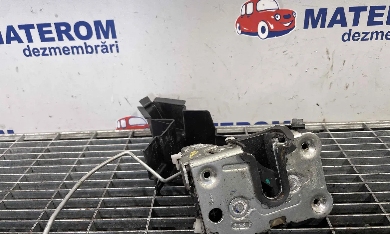 INCUIETOARE USA FATA DREAPTA DACIA DUSTER 2010-2018