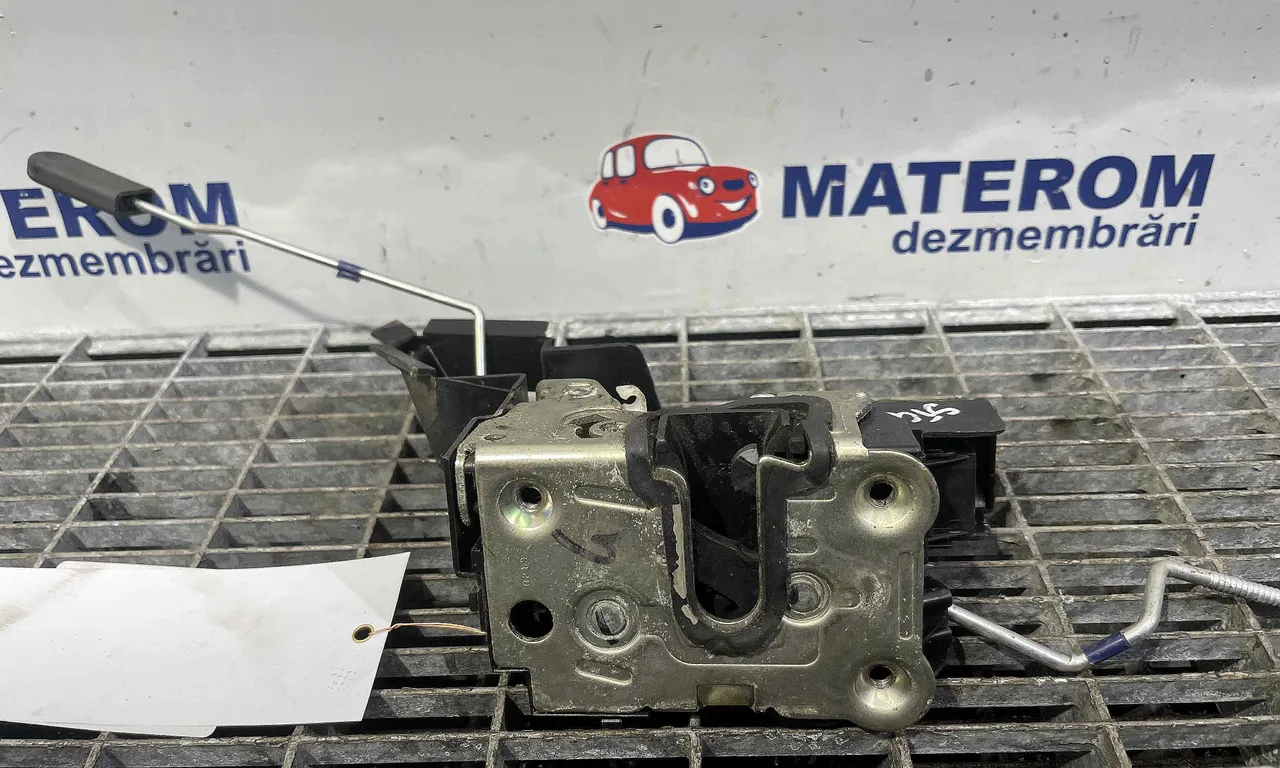 INCUIETOARE USA FATA STANGA DACIA DUSTER 2010-2018