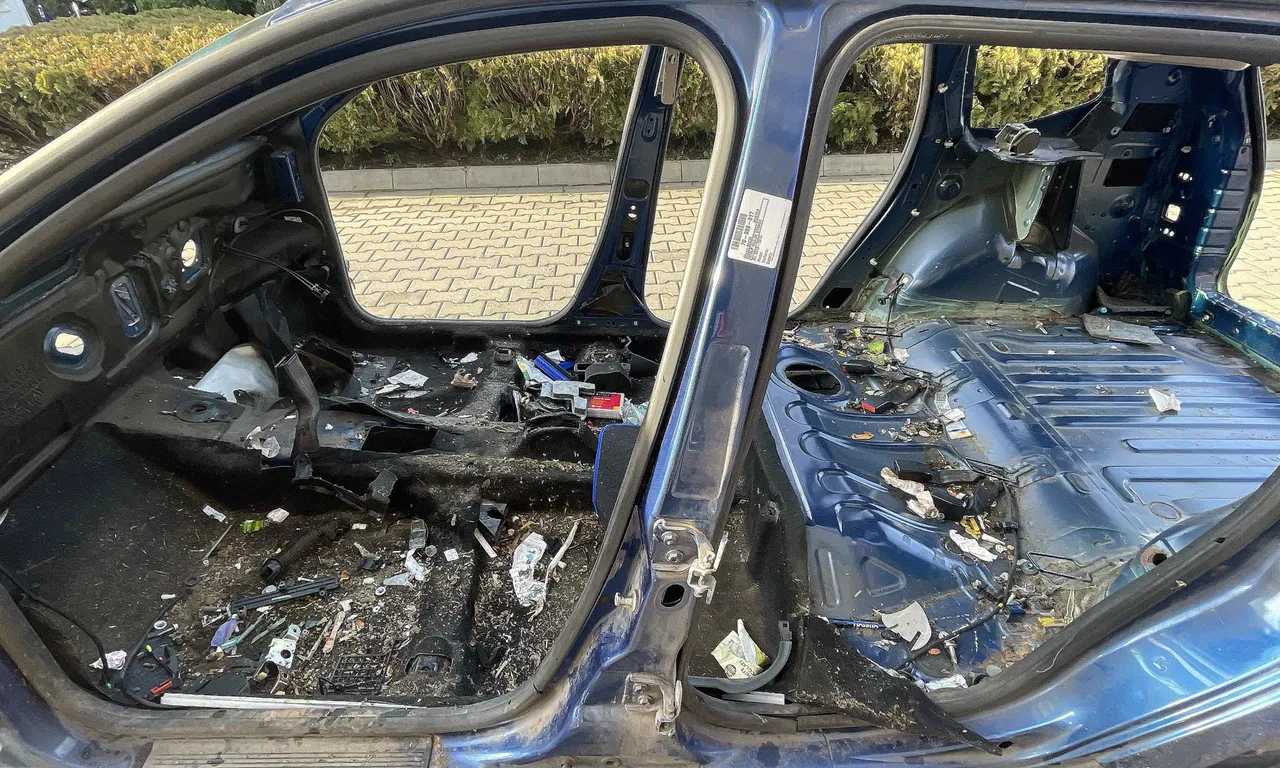 STALP MIJLOC STANGA DACIA DUSTER 2010-2018