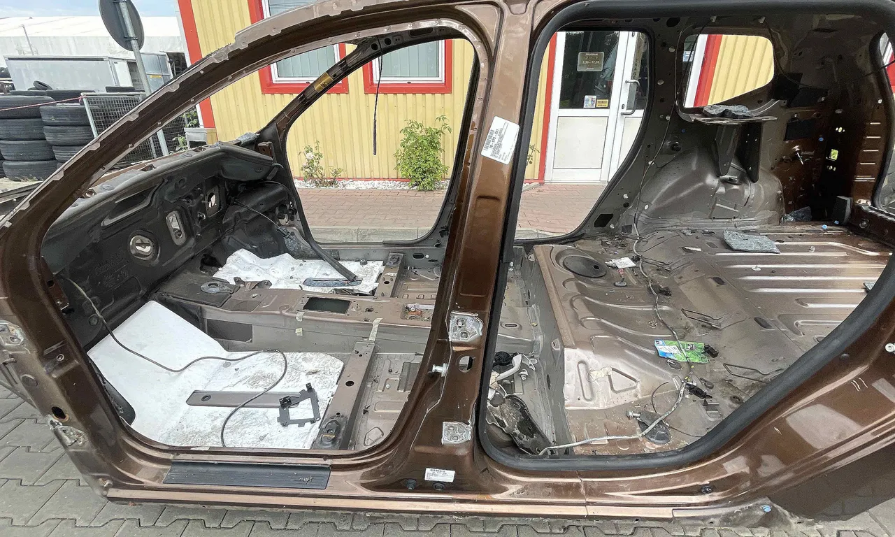 STALP MIJLOC STANGA DACIA DUSTER 2010-2018