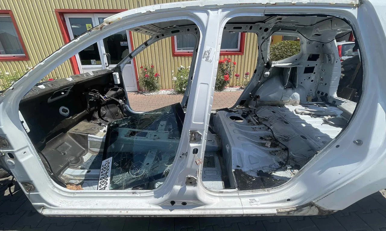 STALP MIJLOC STANGA DACIA DUSTER 2010-2018