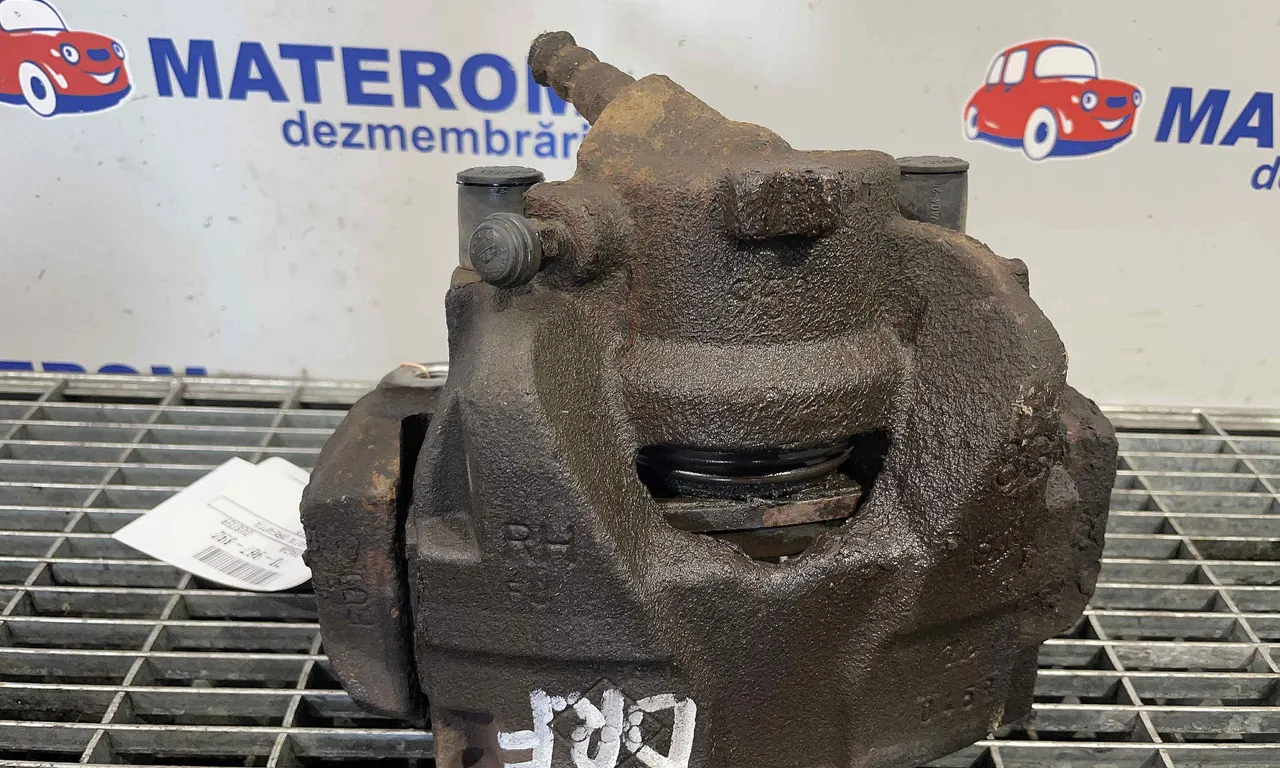 ETRIER FATA DREAPTA DACIA DUSTER 2010-2018