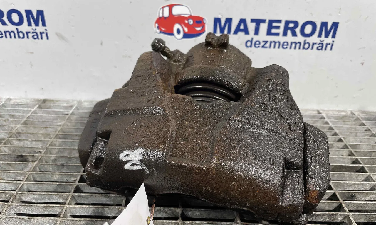ETRIER FATA DREAPTA DACIA DUSTER 2010-2018