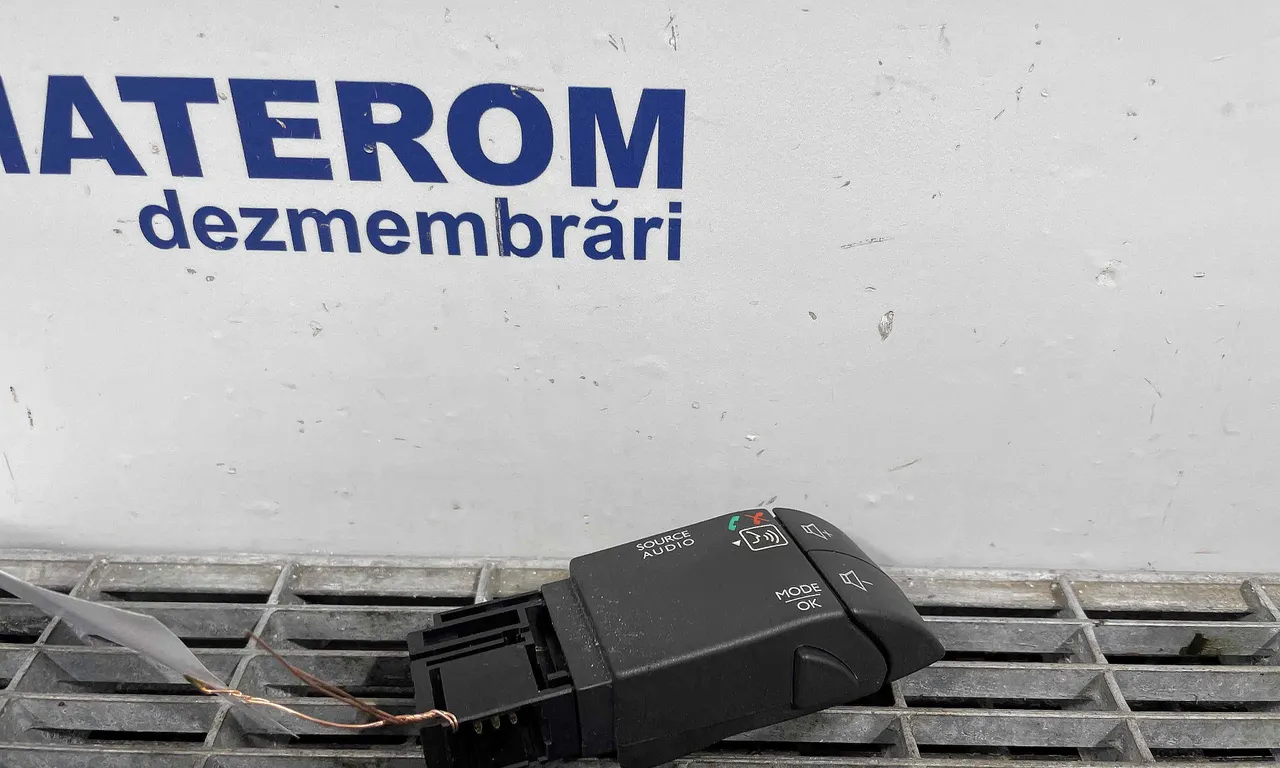 BUTOANE COMENZI VOLAN DACIA DUSTER 2010-2018