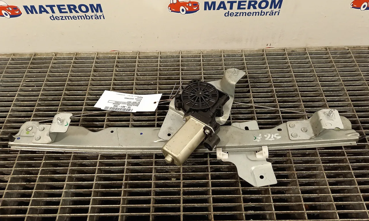 MACARA USA FATA STANGA DACIA DUSTER 2011-2017