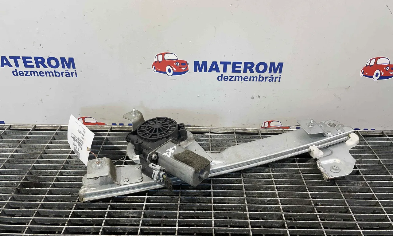 MACARA USA SPATE DREAPTA DACIA DUSTER 2011-2017