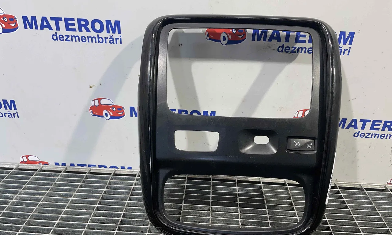 ORNAMENT RADIO CD DACIA DUSTER 2011-2017