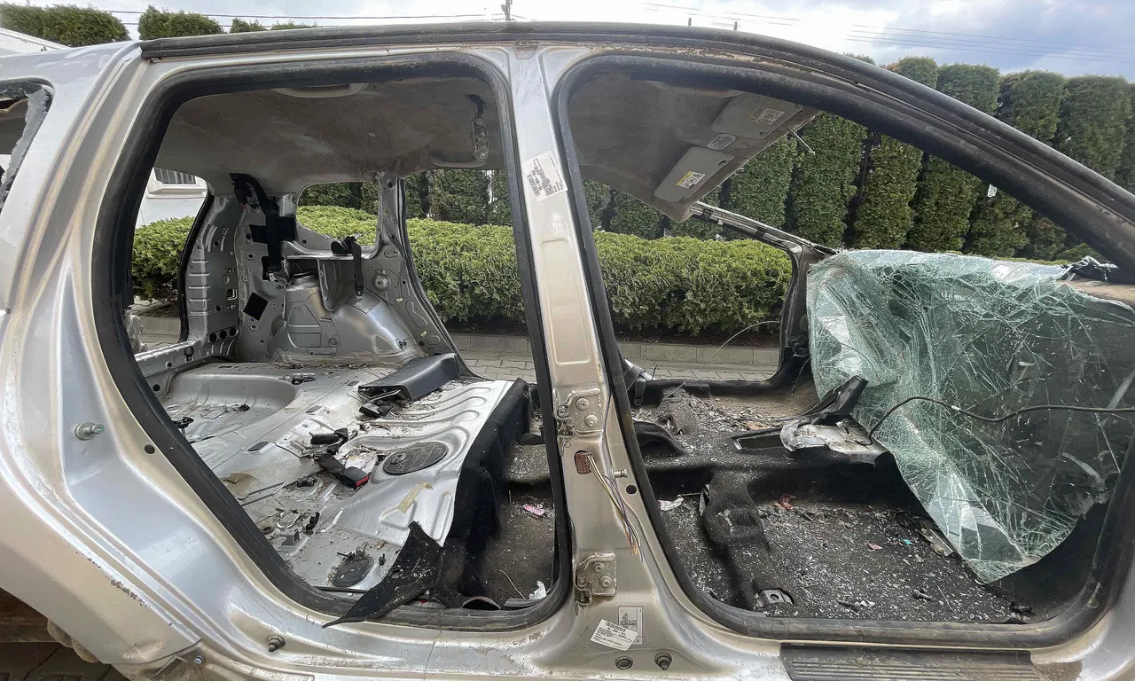 STALP MIJLOC DREAPTA DACIA DUSTER 2011-2017
