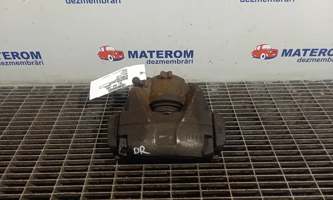 ETRIER FATA DREAPTA DACIA DUSTER 2011-2017