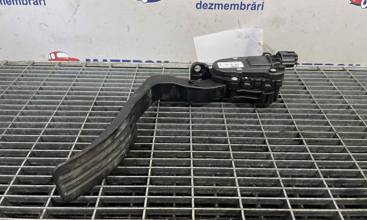 PEDALA ACCELERATIE DACIA DUSTER 2011-2017