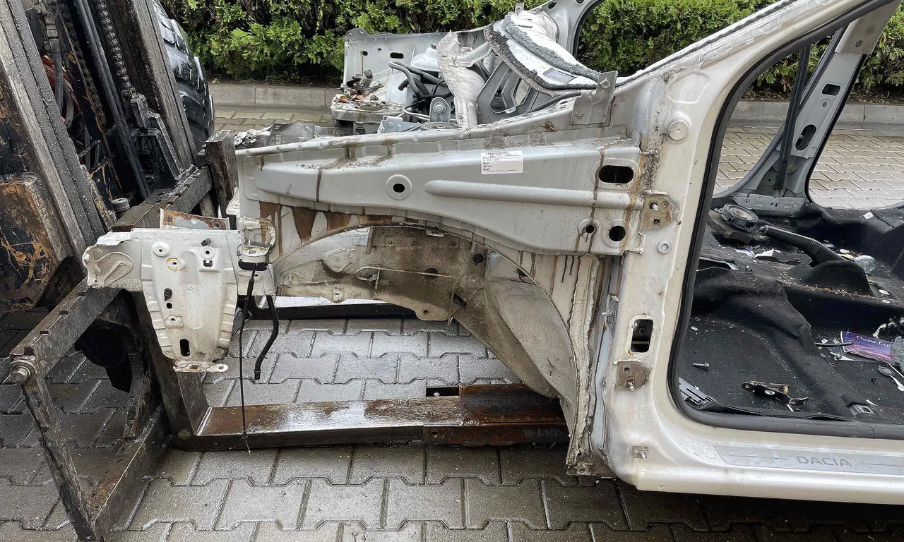 LONJERON STANGA DACIA LOGAN II 2012-2016