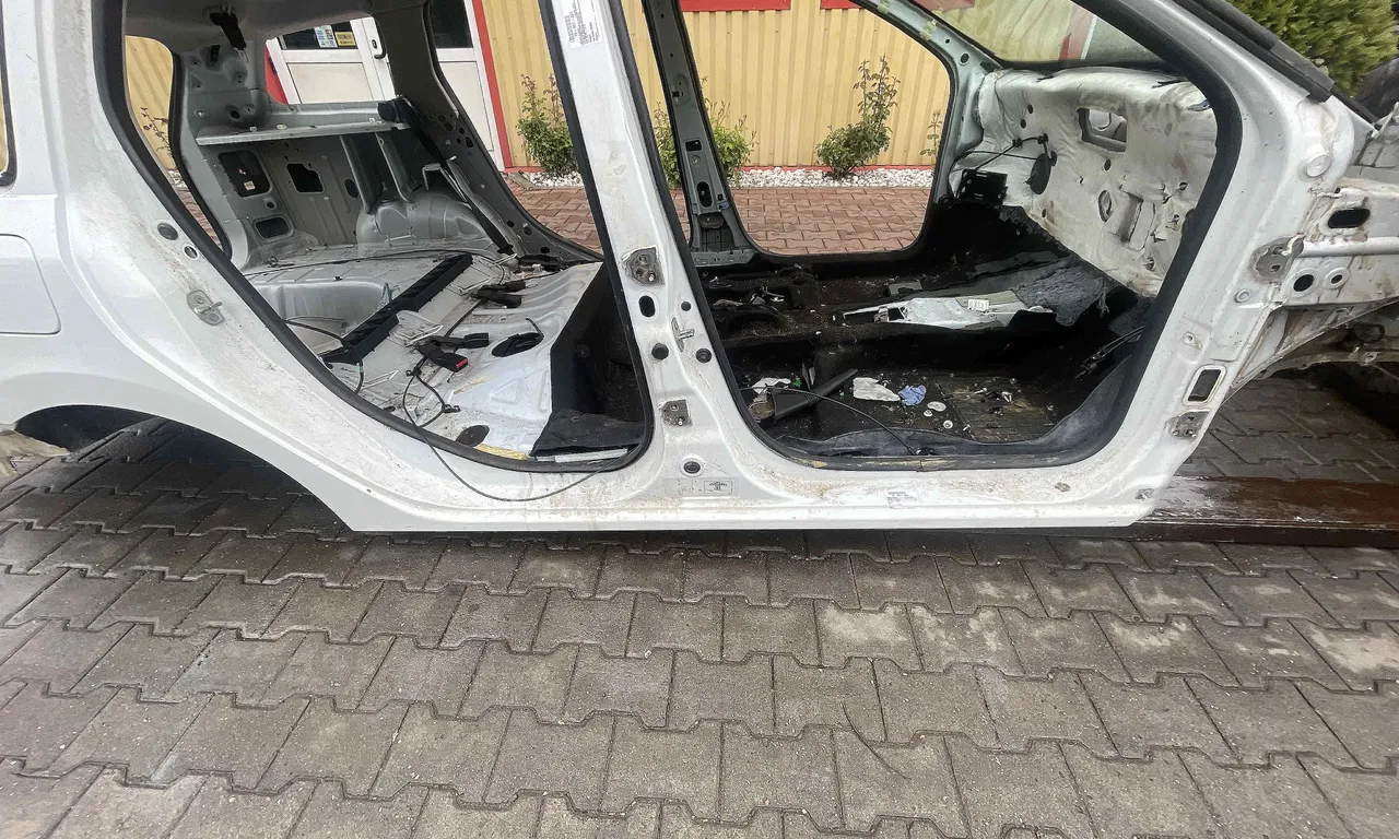 PRAG DREAPTA DACIA LOGAN II 2012-2016
