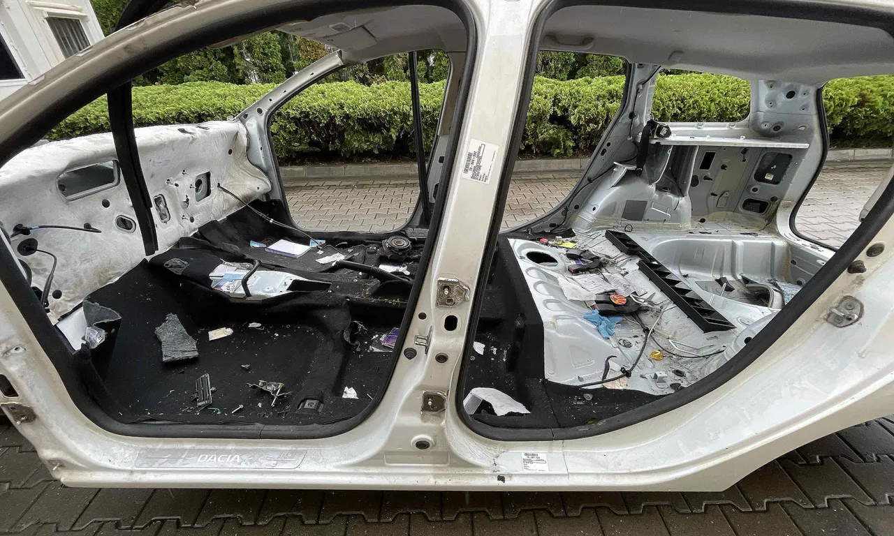 STALP MIJLOC STANGA DACIA LOGAN II 2012-2016