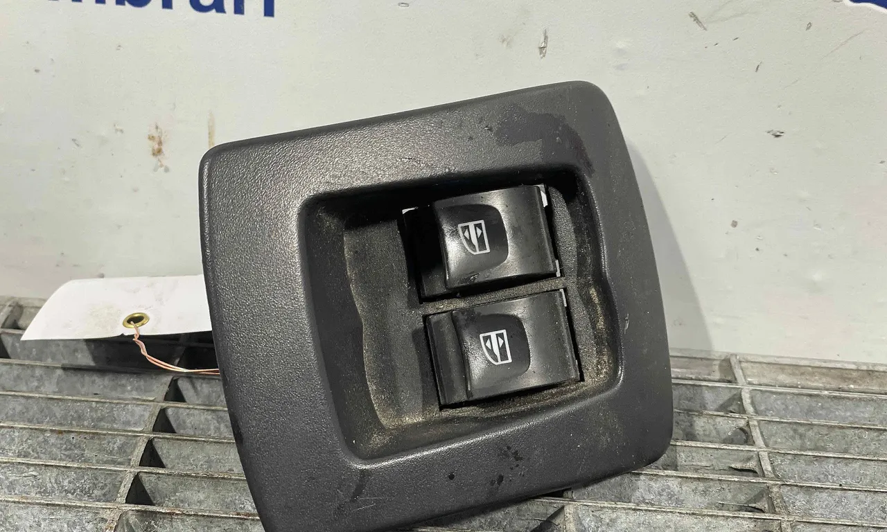 INTRERUPATOR GEAMURI DACIA LOGAN II 2012-2016