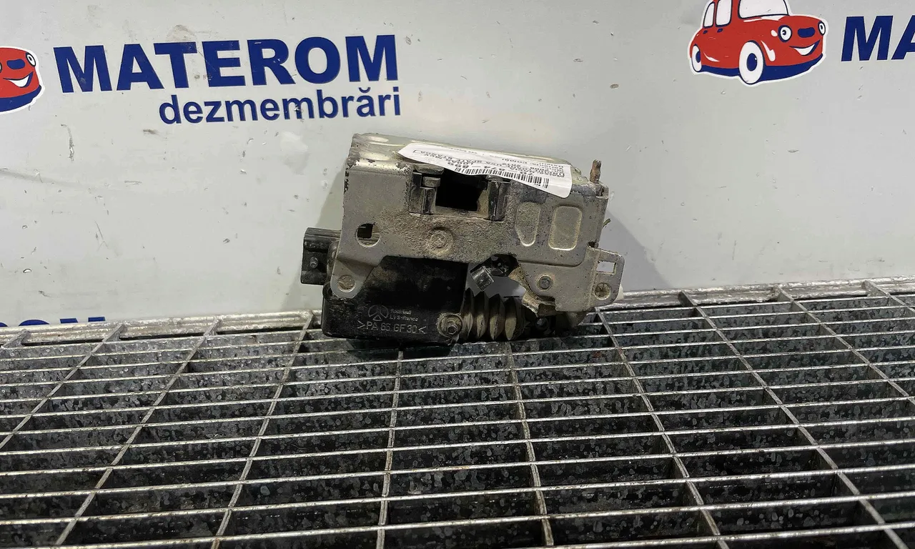 INCUIETOARE USA SPATE STANGA DACIA LOGAN 2007-2012