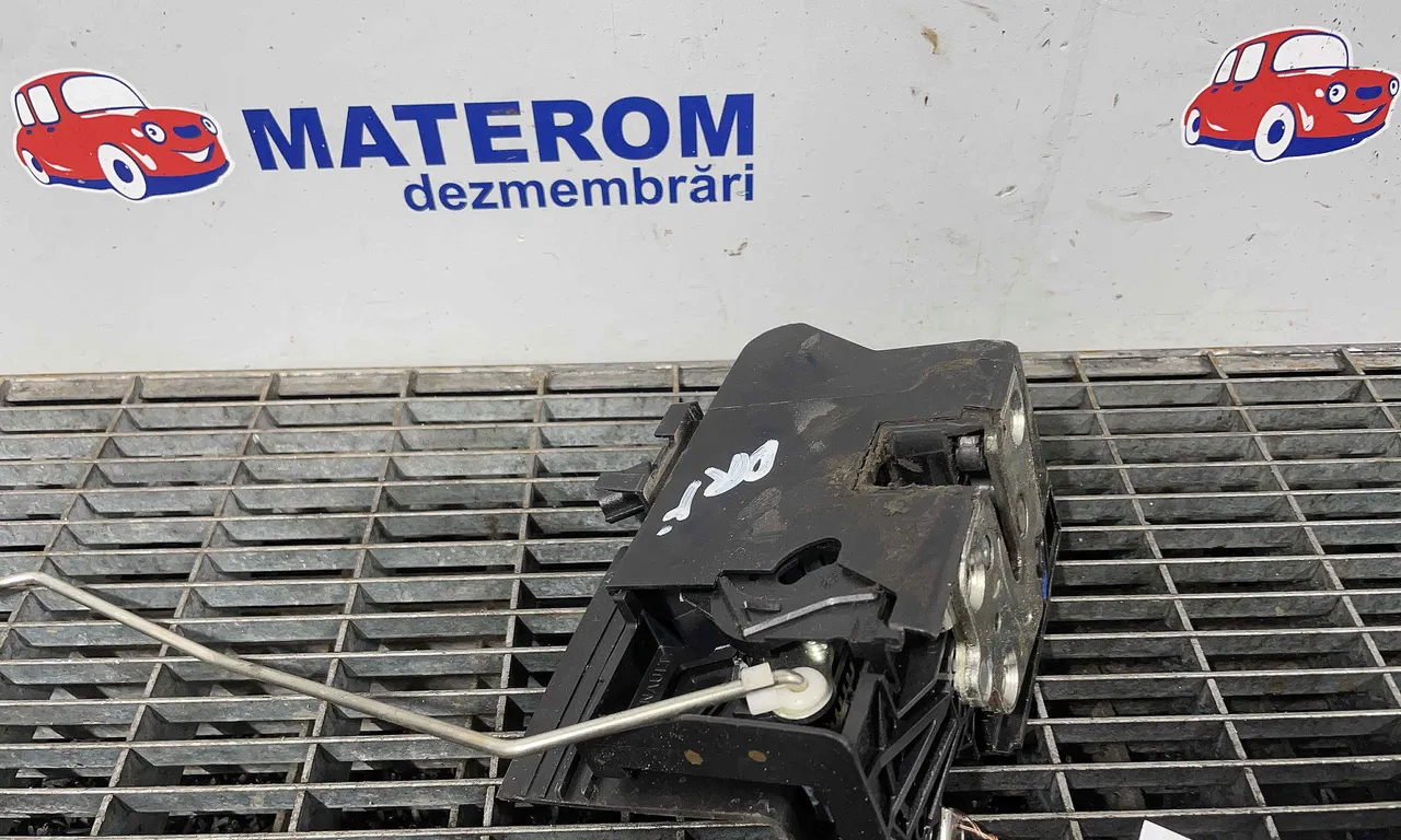 INCUIETOARE USA FATA DREAPTA DACIA SANDERO II 2012-2019