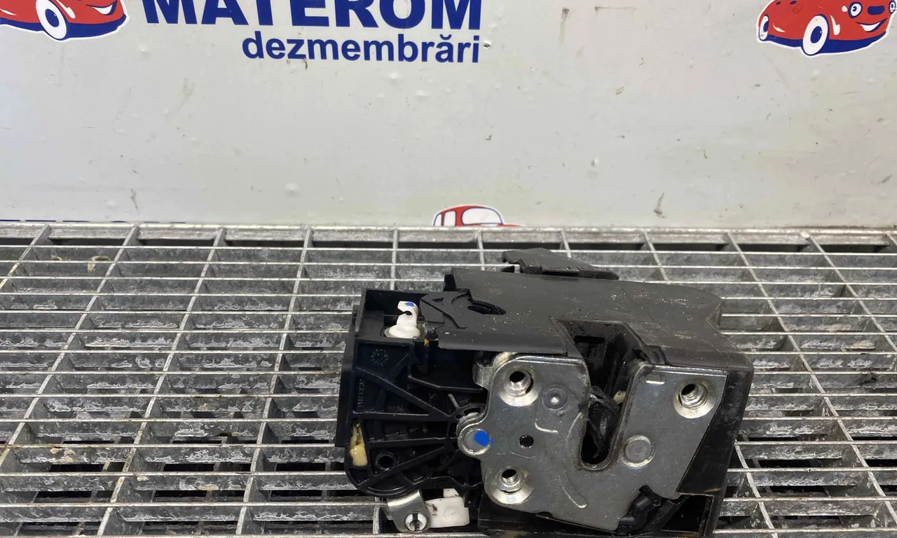 INCUIETOARE USA FATA DREAPTA DACIA SANDERO II 2012-2019