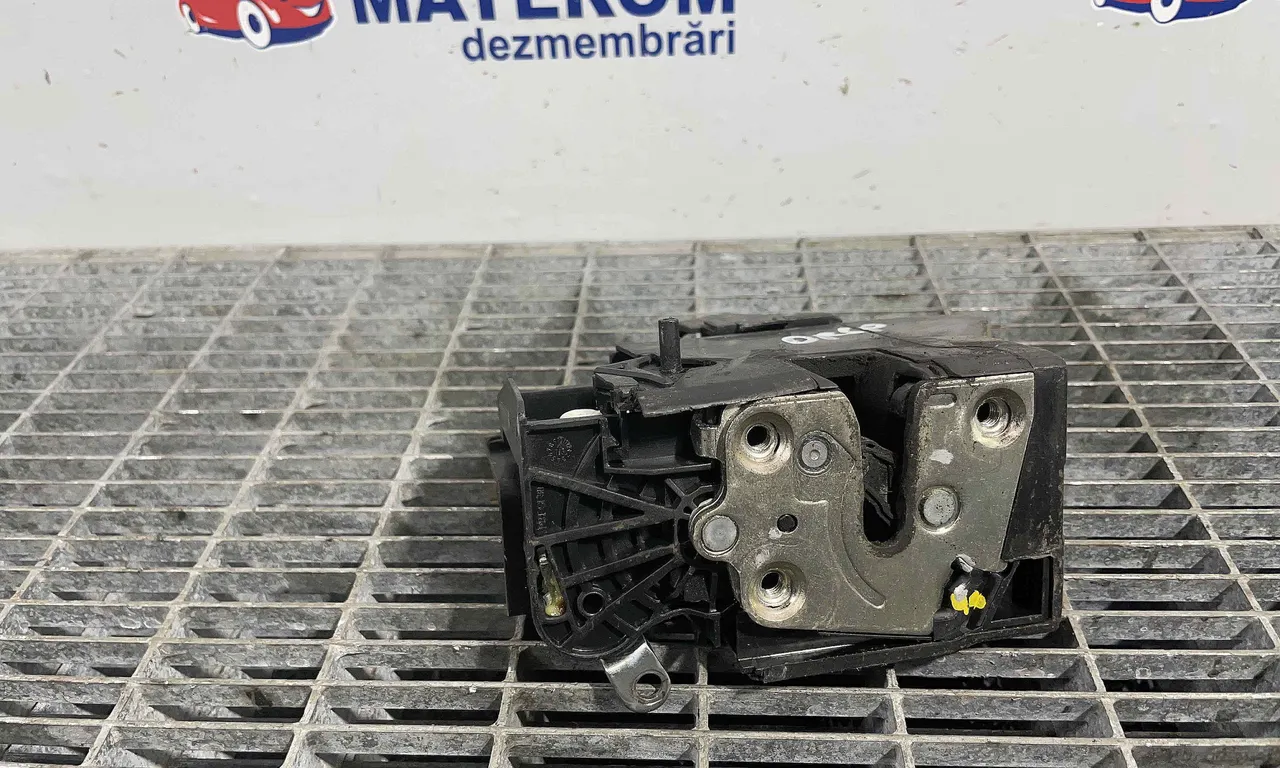 INCUIETOARE USA SPATE DREAPTA DACIA SANDERO II 2012-2019