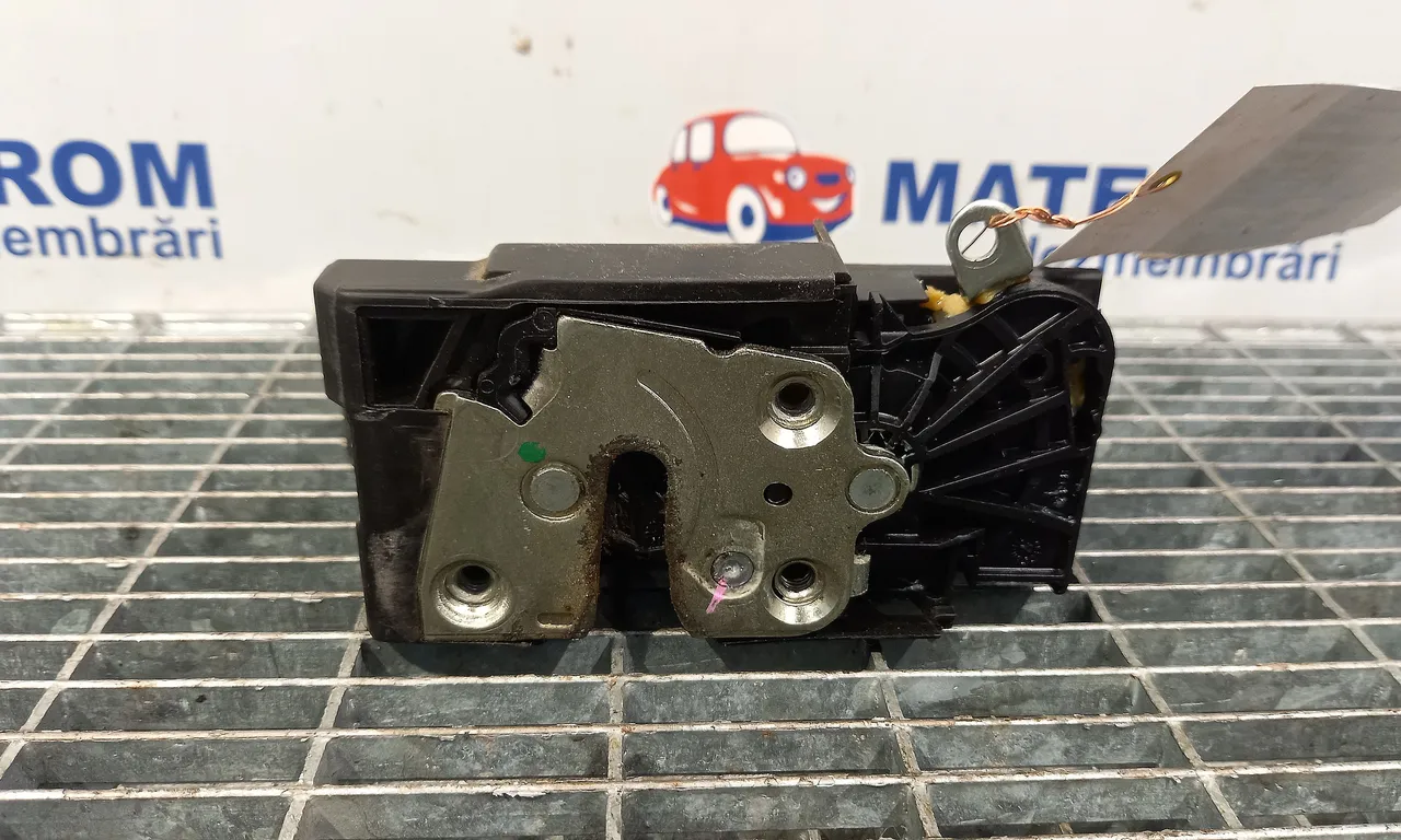 INCUIETOARE USA SPATE DREAPTA DACIA SANDERO II 2012-2019