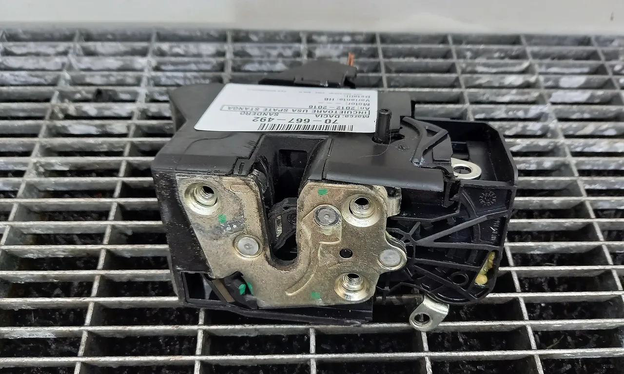INCUIETOARE USA SPATE STANGA DACIA SANDERO II 2012-2016