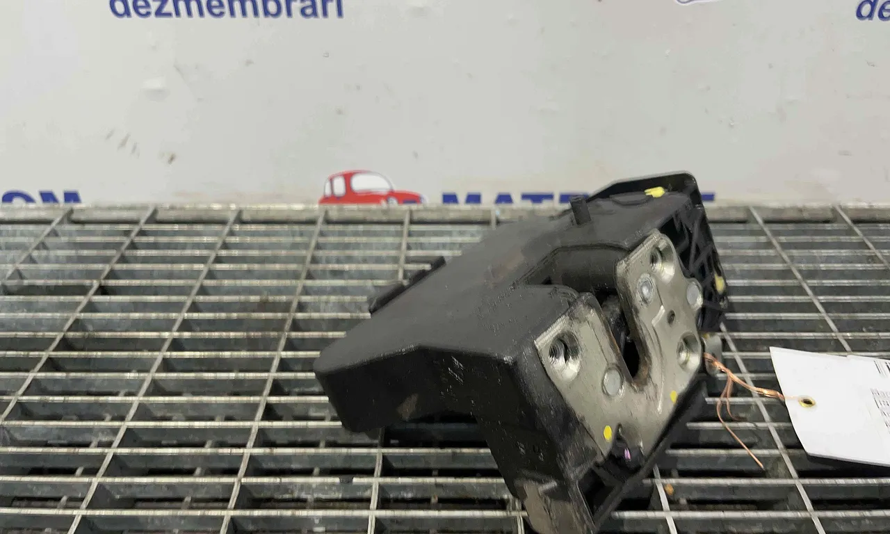 INCUIETOARE USA SPATE STANGA DACIA SANDERO II 2012-2019