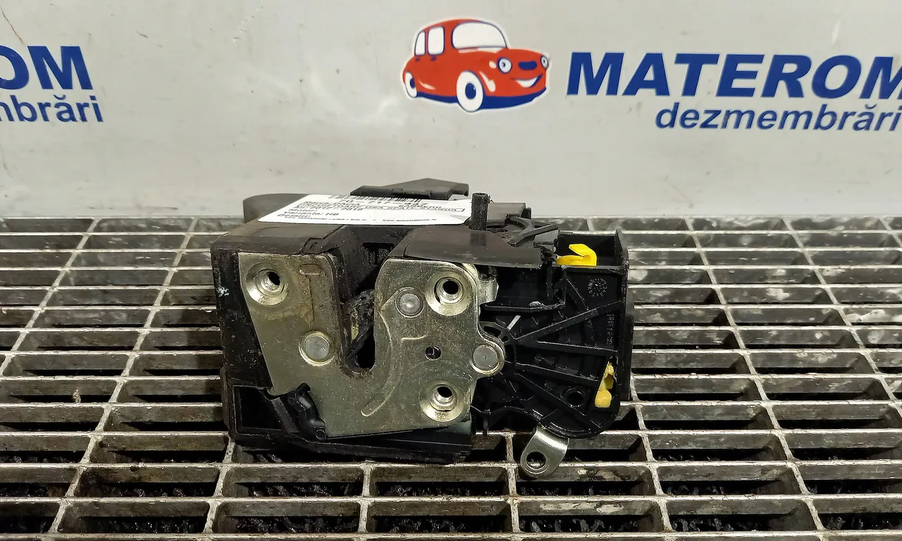 INCUIETOARE USA SPATE STANGA DACIA SANDERO II 2012-2019