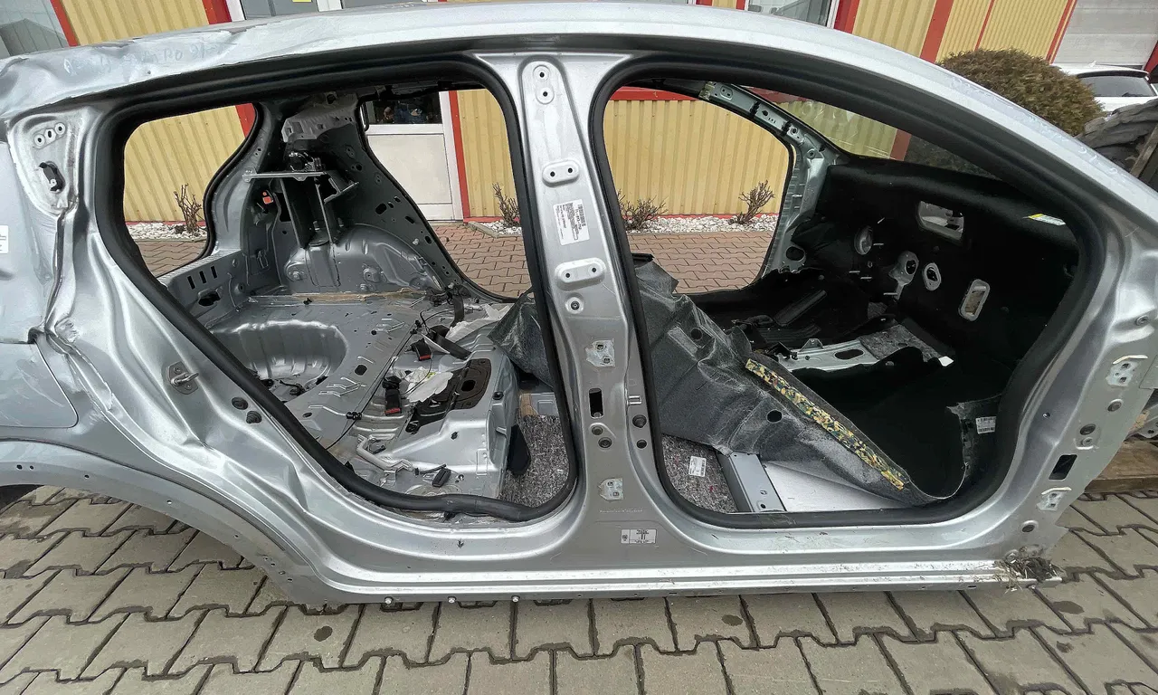 STALP MIJLOC DREAPTA DACIA SANDERO II 2012-2025