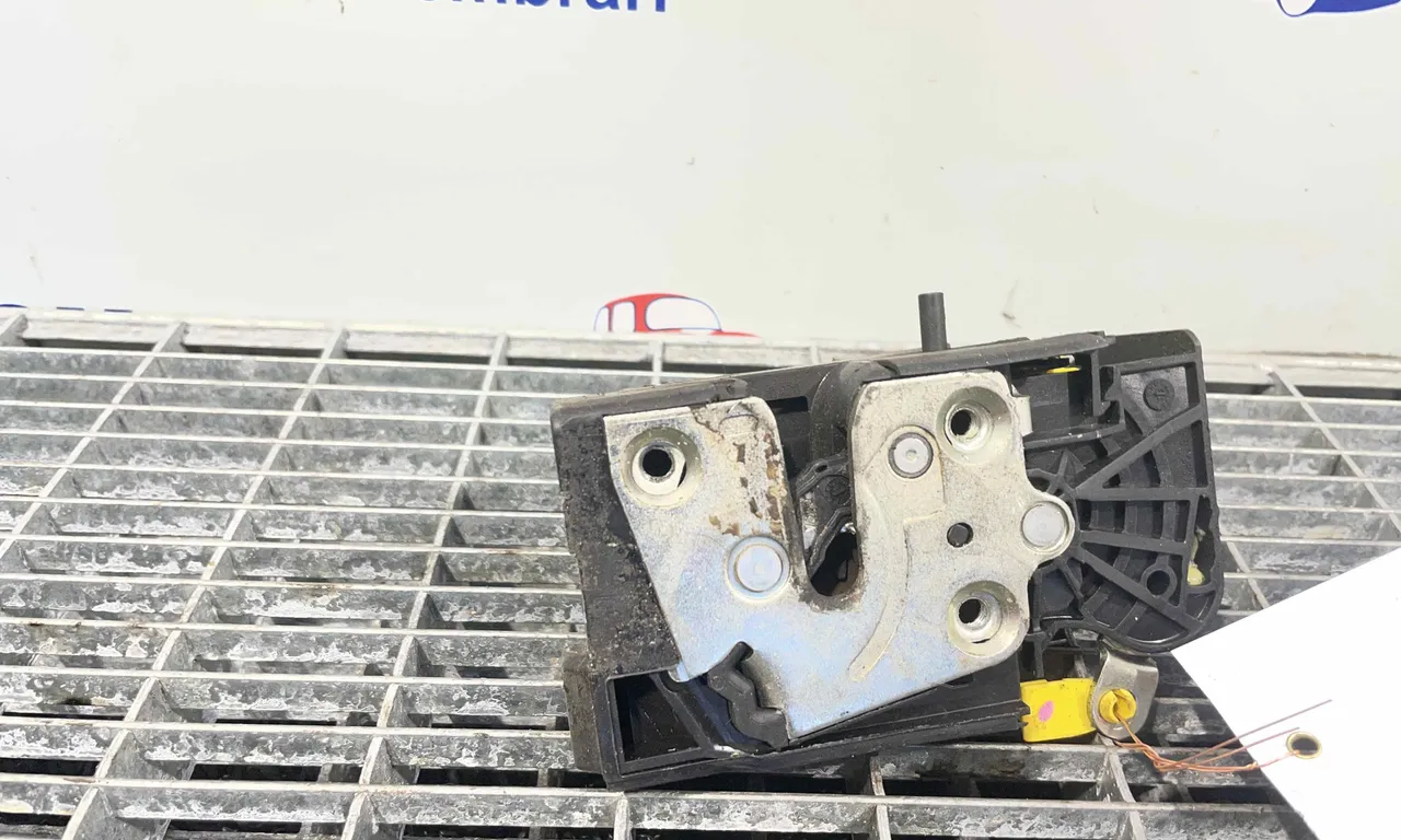 INCUIETOARE USA SPATE STANGA DACIA SANDERO II 2012-2019